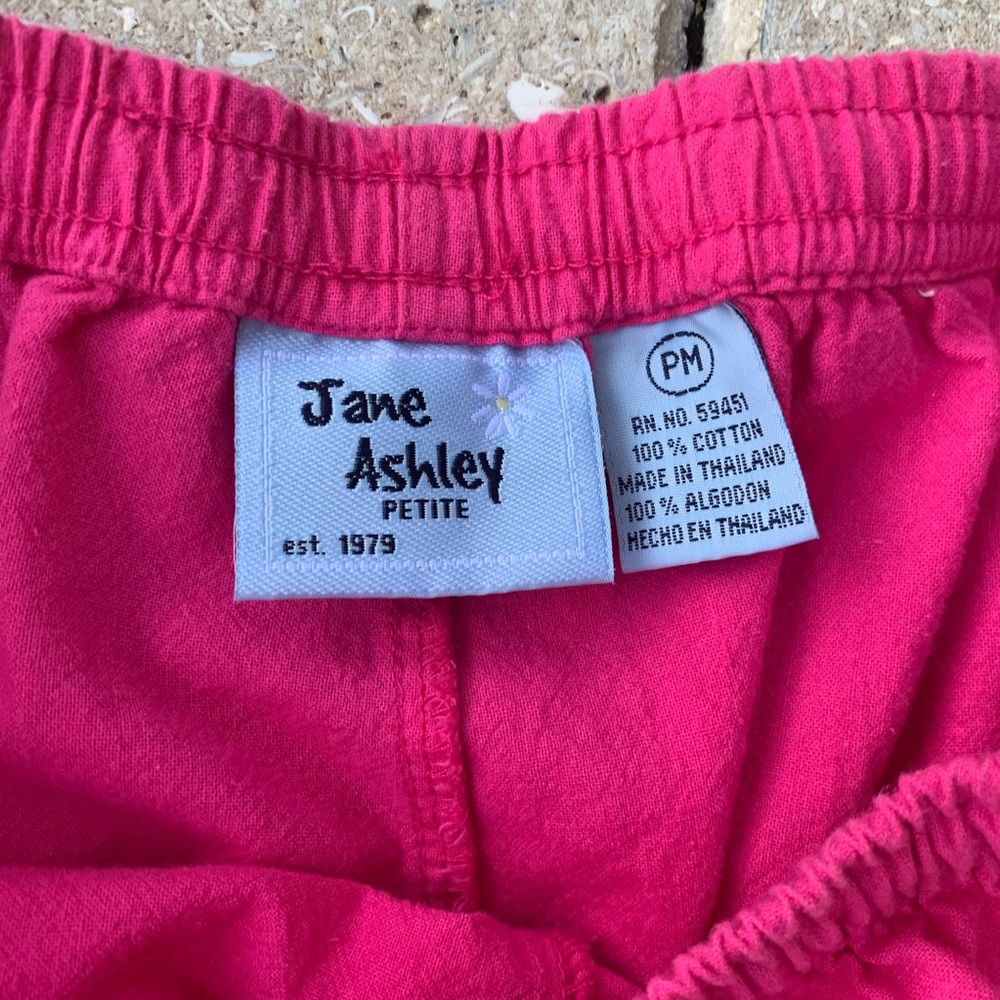 Pink Sea-Life 🌊 Embellished Capris 🐚 - Picture 4 of 5